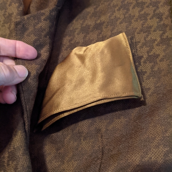 Stunning 80s Nipon skirt suit w/matching satin blouse - Picture 4 of 16